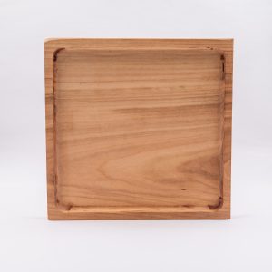 Plato de madera cuadrado