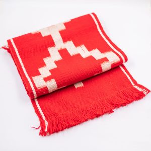 Sendero de mesa rojo