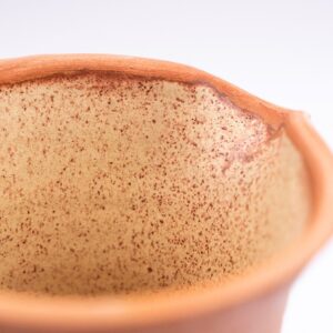 Jarra cerámica ancha con asa