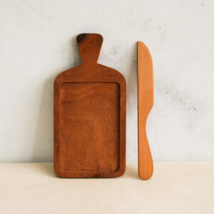 tabla madera con cuchillo3