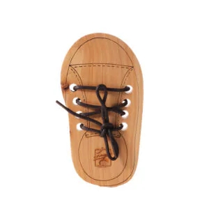 Zapato de madera enhebrador de juguete