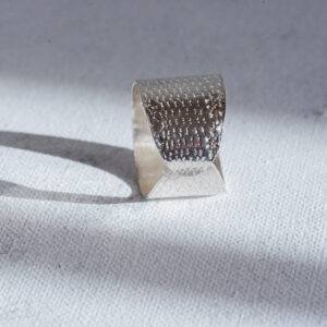 Anillo plata textura madera_2