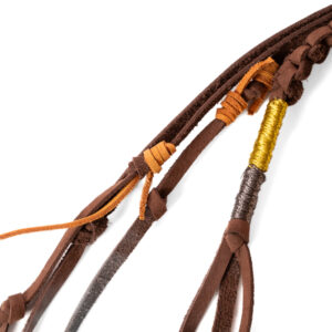 Collar café con nudos de macrame embarrado con hilos_3