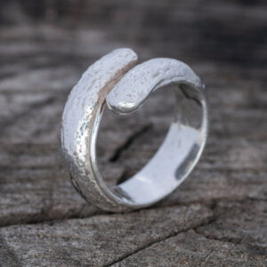 Anillo de plata ajustable rústico textura madera