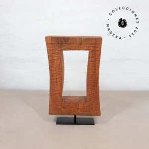 Escultura Reni de madera.