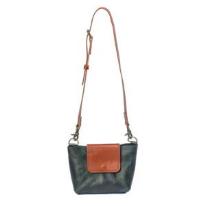 bandolera verde con correa