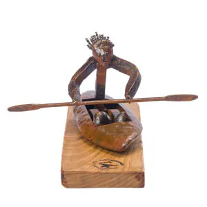 escultura mujer kayak