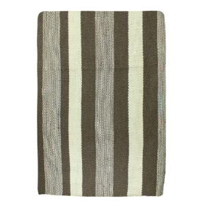 Alfombra telar crudo y café 187 x 175 cm.