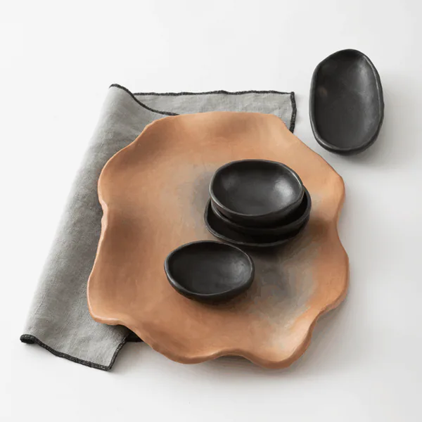 set-bandeja-piedra-pocillos.webp