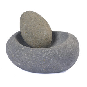 Mortero de piedra de río