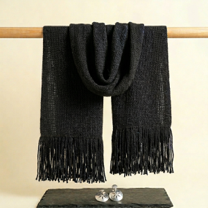 Echarpe telar negro 215x51 cm.